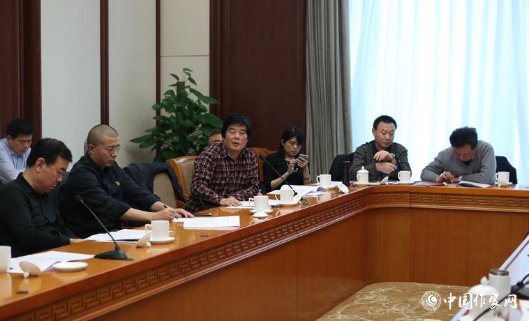 11月30日下午，趙本夫在江蘇代表團(tuán)分組討論中發(fā)言。