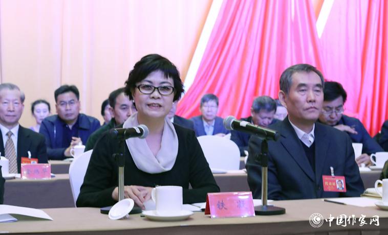 12月1日，中國(guó)作協(xié)九代會(huì)第二次全體會(huì)議召開，鐵凝主持會(huì)議。