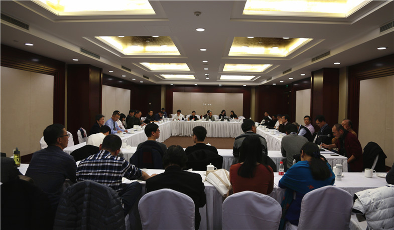 12月1日下午，浙江、重慶、延邊代表團(tuán)分組學(xué)習(xí)討論。