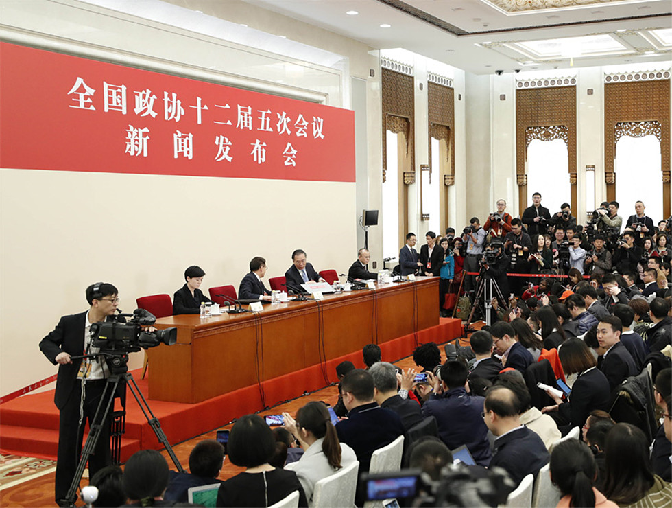 3月2日下午，全國政協(xié)十二屆五次會議召開新聞發(fā)布會