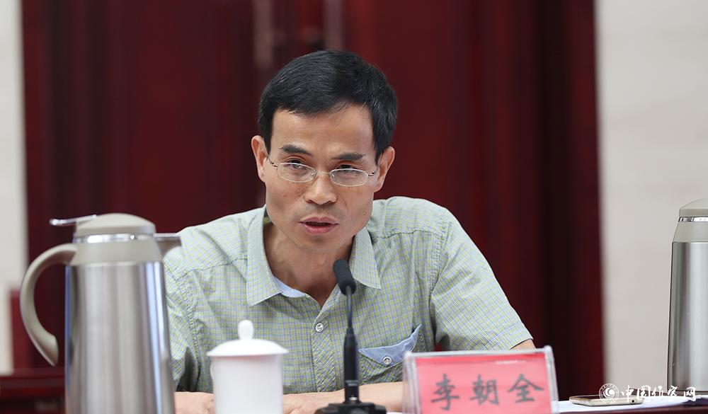 8月4日，李朝全在第十屆兒獎評委會第六次全體會議上介紹初選作品公示情況