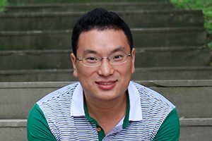 科幻文學(xué)：獲獎作品《拯救天才》作者：王林柏         獲獎感言　　在我不長不短的人生經(jīng)歷中，兒童時期讀書的記憶一直是鮮活的，可以浮想聯(lián)翩，可以異想天開，可以廢寢忘食，可以魂牽夢繞，那是一種最純粹的快樂。即使現(xiàn)在，我還是會常常品味兒時讀書帶給我的美好回憶。也許就是從那時開始，我在心底埋藏了這樣一個愿望，我希望能帶給其他孩子同樣的快樂。