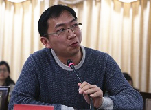王國(guó)平：對(duì)文學(xué)批評(píng)的姿態(tài)要有建設(shè)性在文藝作品上，就需要精準(zhǔn)的判斷力和學(xué)識(shí)修養(yǎng)，否則可能剜錯(cuò)了，無(wú)法服眾，對(duì)蘋果本身也是傷害。[詳細(xì)]