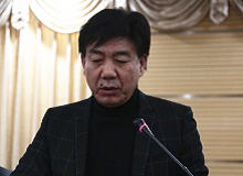 劉川鄂：迎合還是提升？在精神消費(fèi)多樣化、文學(xué)創(chuàng)作邊緣化、文學(xué)批評(píng)更加邊緣化的當(dāng)下，批評(píng)文體駁雜、批評(píng)問(wèn)題意識(shí)薄弱、批評(píng)的有效性普遍缺失。[詳細(xì)]