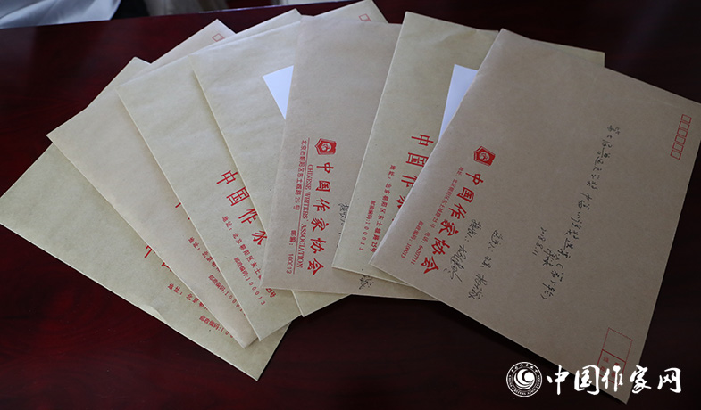 8月11日，第七屆魯迅文學(xué)獎(jiǎng)終評(píng)選票情況蓋章封存