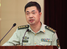 鄭潤(rùn)良：書寫無(wú)愧于時(shí)代的強(qiáng)軍故事　　軍旅青年作家方陣整體上呈現(xiàn)出強(qiáng)勁不息的創(chuàng)作風(fēng)貌，特別是新生代軍旅作家群體的崛起。[詳細(xì)]