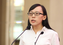 孫頻：誠(chéng)懇面對(duì)我們的內(nèi)心　　寫作對(duì)于作家本人本身就具有救贖的功能，這或許便是最好的，也是最幸運(yùn)的。[詳細(xì)]