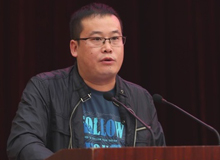 肖江虹：帶著詩(shī)意前行　　作家用筆講述人類在時(shí)代里面的困境。我們每個(gè)人都有困境，作家需要發(fā)現(xiàn)困境講述困境。[詳細(xì)]