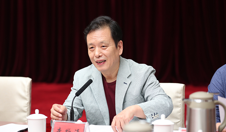 8月16日，評(píng)委會(huì)副主任李敬澤在第七次全體會(huì)上作投票說(shuō)明、宣布計(jì)票結(jié)果并公布獲獎(jiǎng)作品