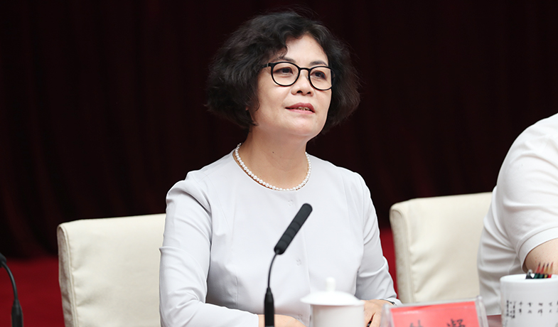 8月16日，中國(guó)作協(xié)主席鐵凝出席第十屆茅盾文學(xué)獎(jiǎng)第七次全體會(huì)并講話