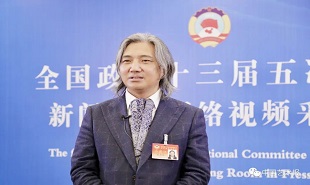 全國政協(xié)常委、中國美協(xié)副主席、中國美術(shù)館館長吳為山