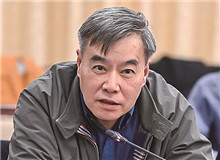 潘凱雄：“文藝批評是一個復(fù)雜的問題”《講話》明確指出：“文藝界的主要的斗爭方法之一，是文藝批評?！蔽乃嚺u就要褒優(yōu)貶劣……[詳細(xì)]