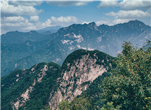 【輯一】南部山區(qū)：這是我的出生之地，也將是我的死去之地群山在背后，他古風(fēng)依舊/蒼天在上，皺紋和傷疤都被曬成了慈祥[詳細(xì)]