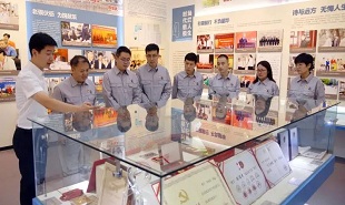 中國作協(xié)主題實踐活動走進中石化洛陽工程公司