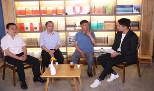 王躍文、歐陽(yáng)黔森、阿來(lái)一同“名家話巨變”