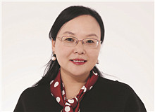 張莉談《金枝》：誠摯地直面生命中最復(fù)雜的經(jīng)驗(yàn)　　 邵麗非常誠摯地直面生命中那些最復(fù)雜、最難以處理的經(jīng)驗(yàn)和那個(gè)最難以安放的自我…… [詳細(xì)]