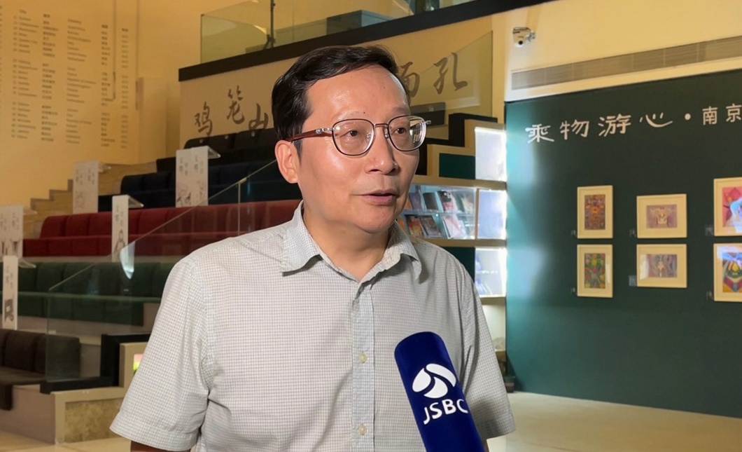 南京市文投集團有限責(zé)任公司副總經(jīng)理、民建中央文化委員會委員、南京市文學(xué)之都促進會秘書長聞一武接受專訪