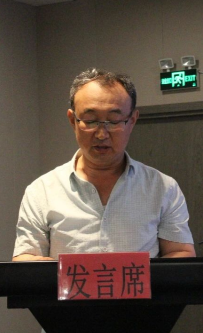 內(nèi)蒙古翻譯家協(xié)會(huì)理事、新文藝群體代表席·照日格圖