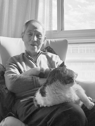  周良沛，詩(shī)人、作家、評(píng)論家