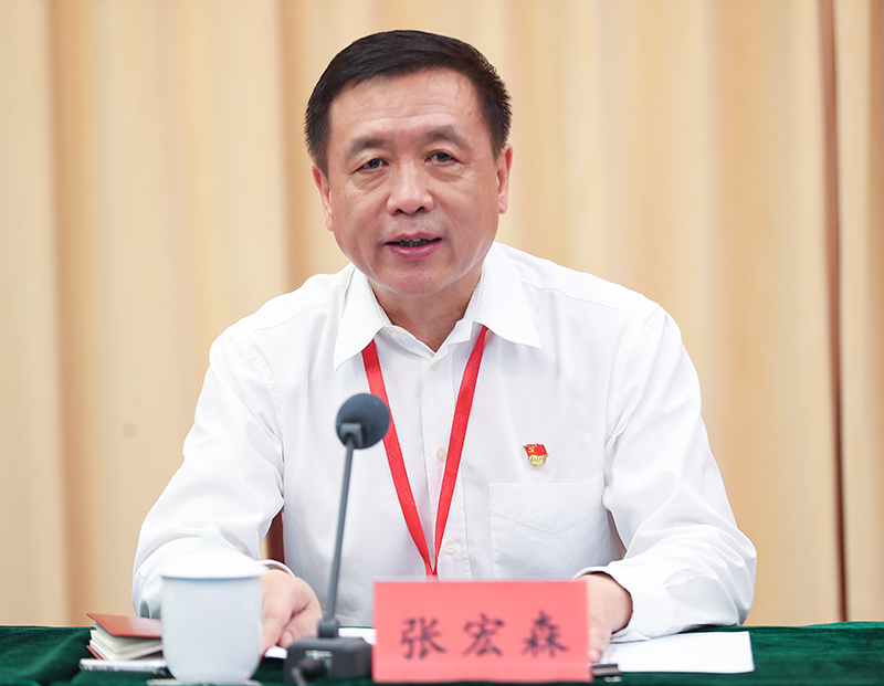 中國作協(xié)黨組書記、副主席、機(jī)關(guān)黨委書記張宏森出席閉幕會(huì)并講話