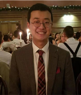 劉洋，南京大學(xué)英語(yǔ)系牛津大學(xué)英語(yǔ)系聯(lián)合培養(yǎng)博士，現(xiàn)任南京大學(xué)英語(yǔ)系助理研究員。主要研究方向?yàn)樵缙诂F(xiàn)代英國(guó)文學(xué)和現(xiàn)實(shí)主義文學(xué)。