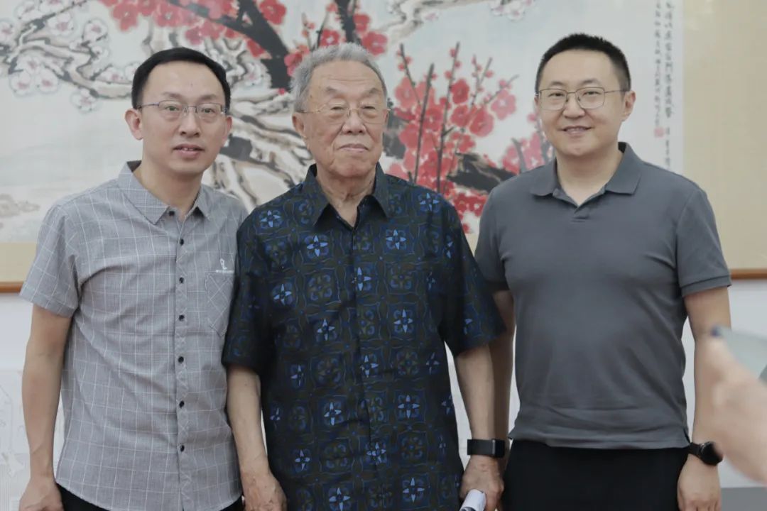 王蒙、沈杏培、李松睿2023年7月在北戴河