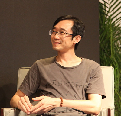 黃德海，《思南文學(xué)選刊》副主編，中國現(xiàn)代文學(xué)館特聘研究員。著有《世間文章》《詩經(jīng)消息》《書到今生讀已遲》《馴養(yǎng)生活》等。曾獲第八屆“唐弢青年文學(xué)研究獎”、第十七屆“華語文學(xué)傳媒盛典·年度文學(xué)評論家”、第三屆“山花文學(xué)雙年獎·散文獎”。