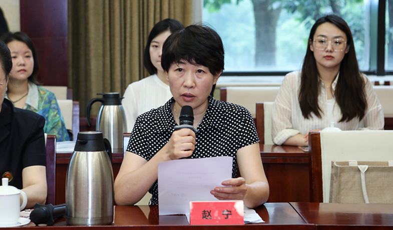 8月11日，總計票人向評委會報告選票情況