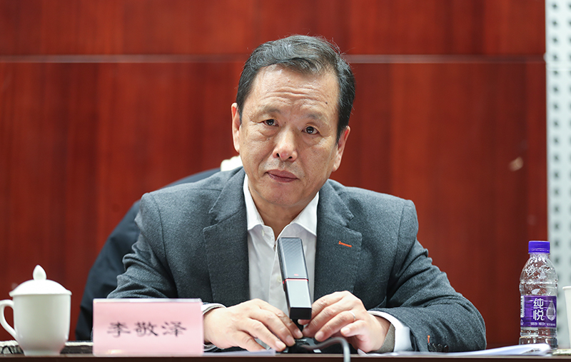 中國作協(xié)黨組成員、副主席李敬澤主持座談會