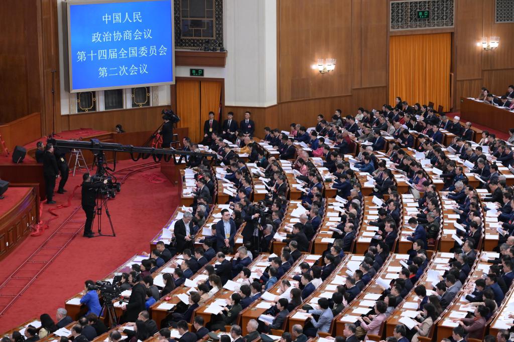 3月7日，全國政協(xié)十四屆二次會(huì)議在北京人民大會(huì)堂舉行第二次全體會(huì)議。?新華社記者 李賀 攝