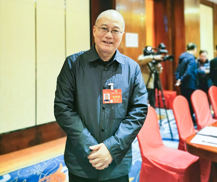 全國政協(xié)委員、中國文聯(lián)副主席許江