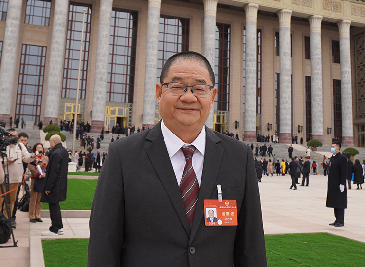 全國政協(xié)文化文史和學(xué)習(xí)委員會副主任、澳門文化界聯(lián)合總會會長吳志良委員