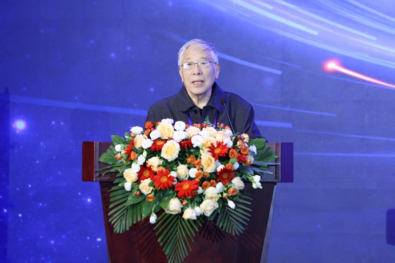 北京元宇科幻未來技術(shù)研究院名譽院長、科幻作家王晉康致辭