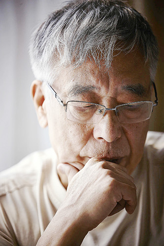 王晉康，科幻作家、高級(jí)工程師。代表作有長篇小說《類人》《蟻生》，短篇小說集《替天行道》《生命之歌》《豹》等。代表作《水星播種》入圍2024年雨果獎(jiǎng)最佳長中篇小說。