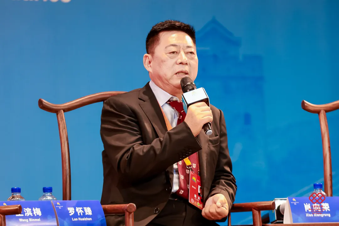 中國戲劇家協(xié)會顧問、國家一級編劇羅懷臻