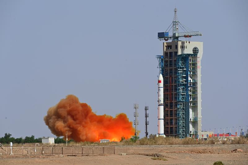 2023年5月21日16時，我國在酒泉衛(wèi)星發(fā)射中心采用長征二號丙運載火箭，成功發(fā)射首顆內(nèi)地與澳門合作研制的空間科學衛(wèi)星“澳門科學一號”。新華社發(fā) 汪江波/攝