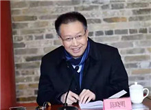 陳曉明：一部“險(xiǎn)象環(huán)生”與“從容不迫”并存的小說(shuō)小說(shuō)有一種故事的曲折傳奇、峰回路轉(zhuǎn)…… [詳細(xì)]