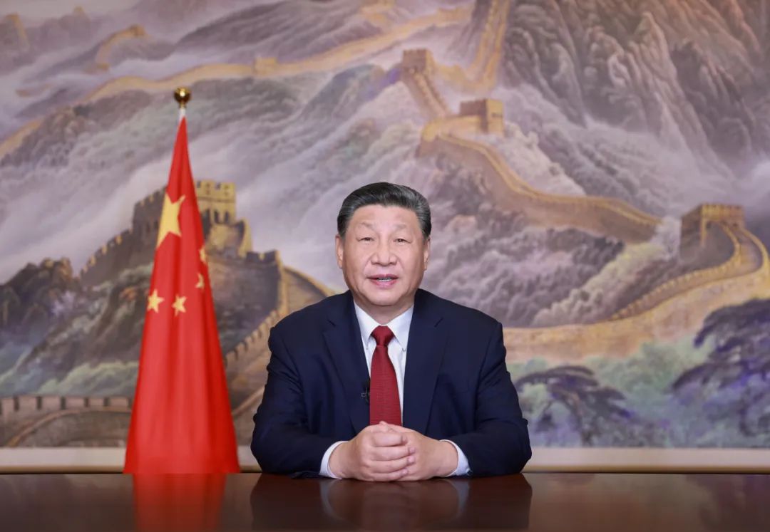 新年前夕，國家主席習近平通過中央廣播電視總臺和互聯(lián)網(wǎng)，發(fā)表二〇二五年新年賀詞。新華社記者 鞠鵬 攝