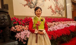 全國人大代表、中國舞協(xié)副主席、延邊歌舞團(tuán)副團(tuán)長咸順女