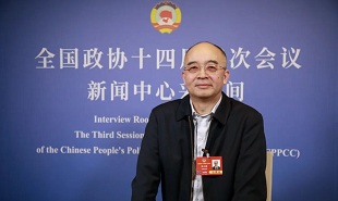 全國政協(xié)委員，中國作協(xié)副主席吳義勤