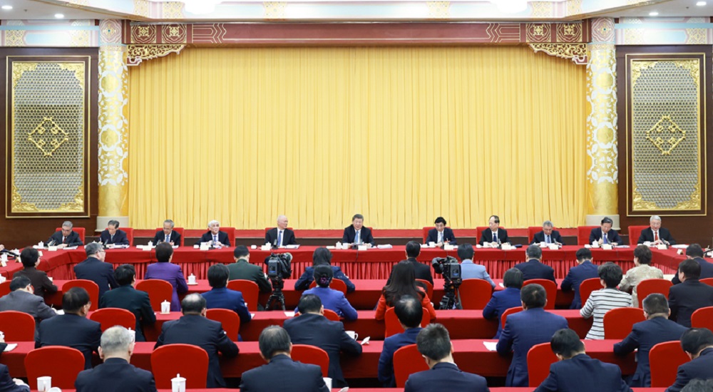 3月6日下午，中共中央總書記、國家主席、中央軍委主席習(xí)近平看望參加全國政協(xié)十四屆三次會議的民盟、民進(jìn)、教育界委員